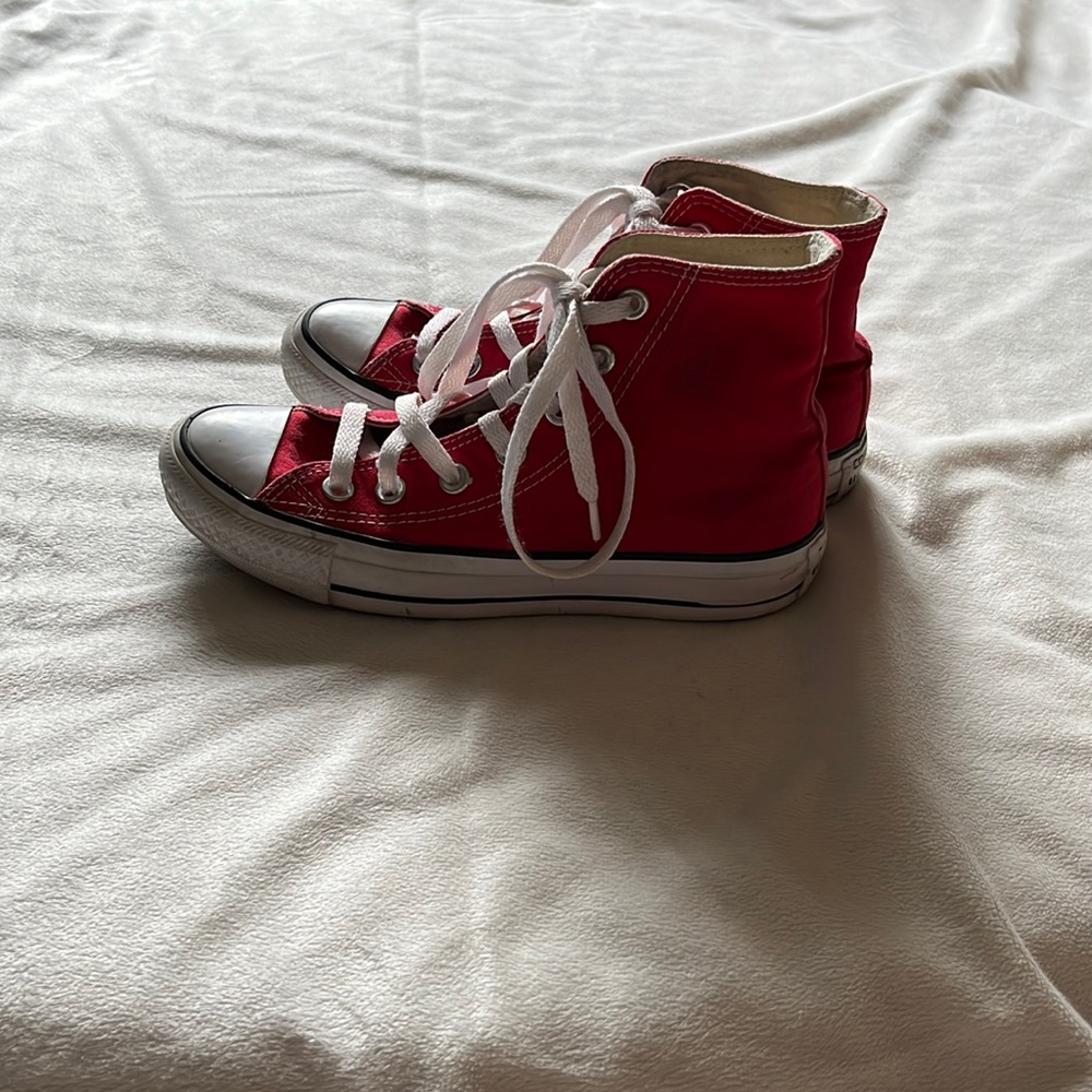 Womens red converse